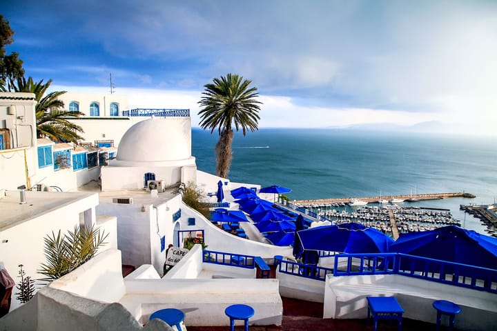 Tunisia opens on Qorddu.